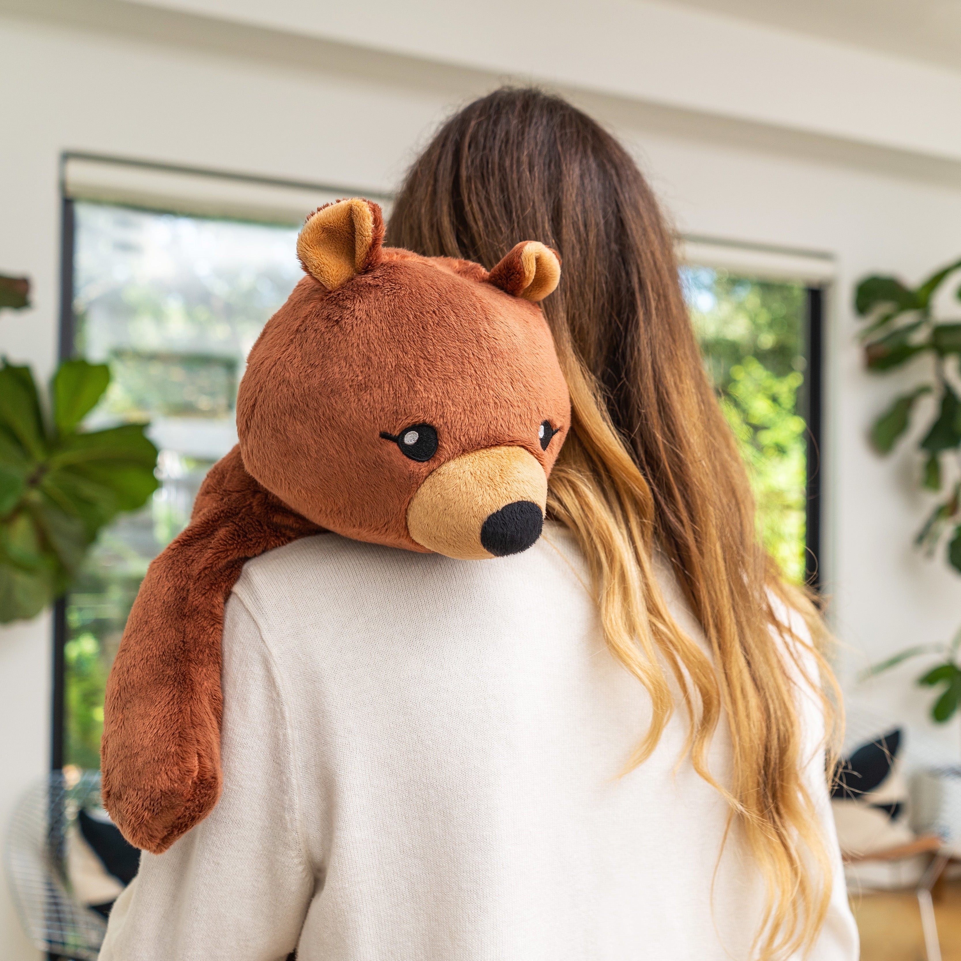 Hugimals Darby the Bear – 4.5 lb Weighted Stuffed Animal (Ages 2+)