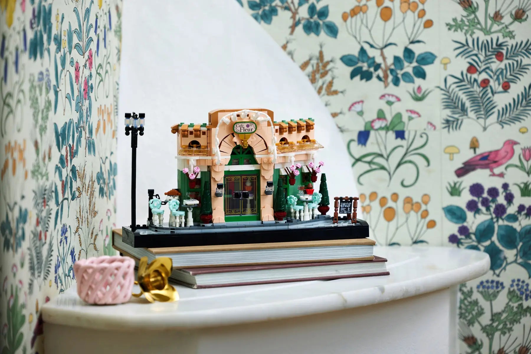 Lego Icons Parisian Cafe (10362)