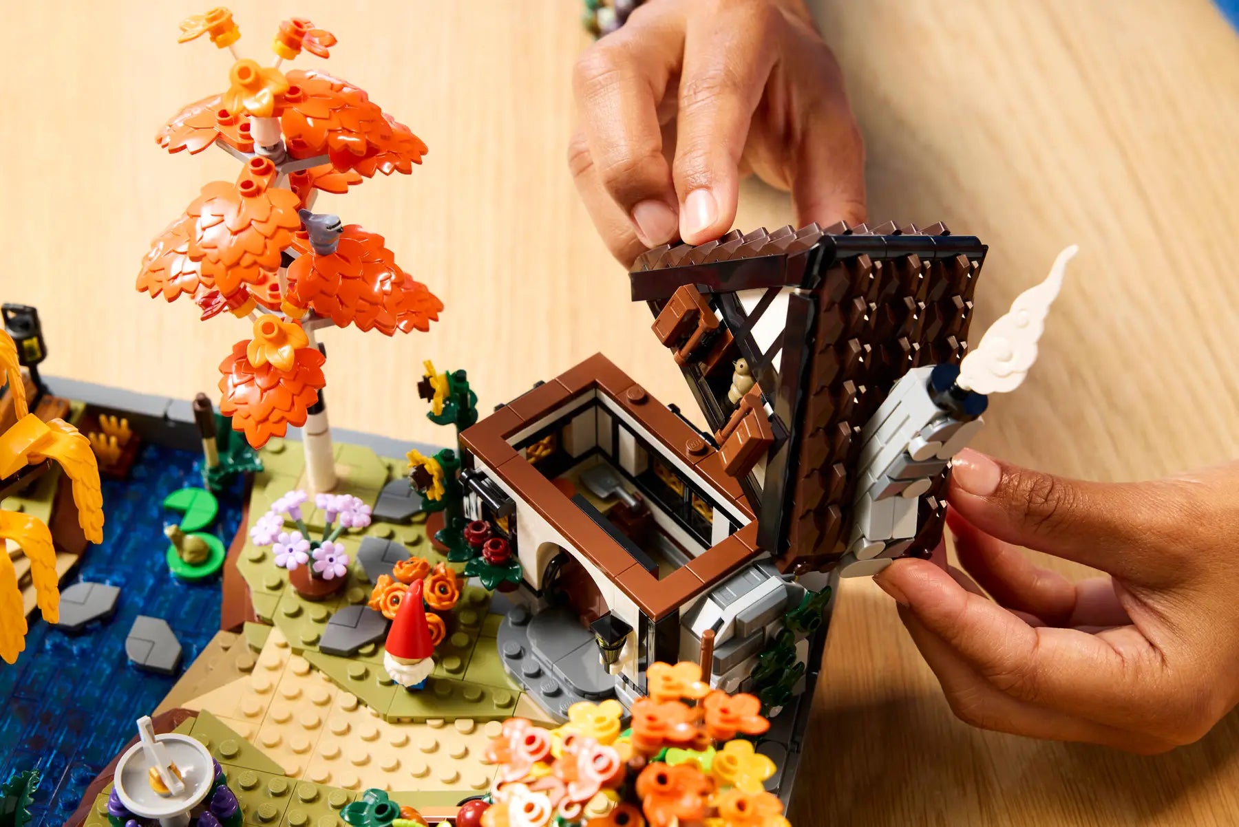 Lego Autumn Cottage Garden  (11372)