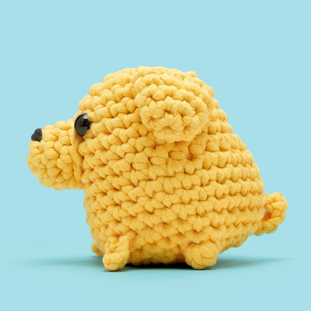 The Woobles Buster the Labrador Beginner Crochet Kit | Easy Amigurumi Dog for Ages 8+