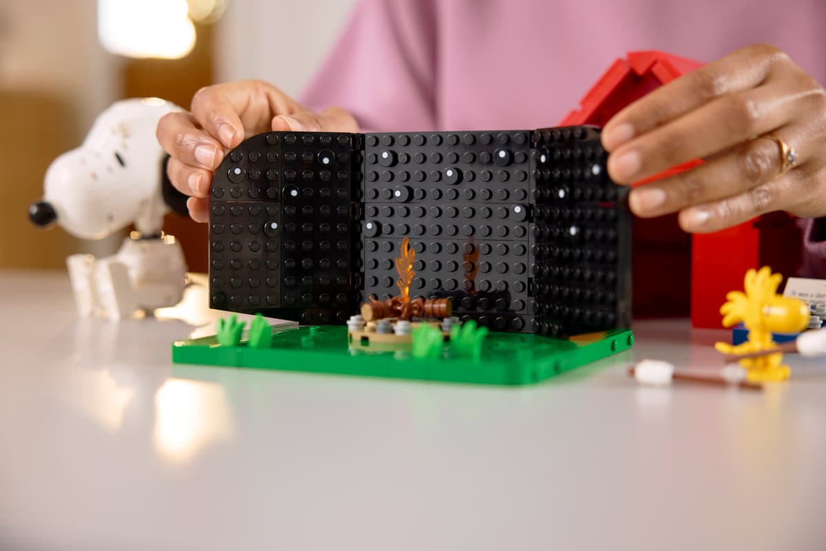 LEGO Ideas Peanuts: Snoopy's Doghouse (21368) | Ideas Building Set for Ages 8+