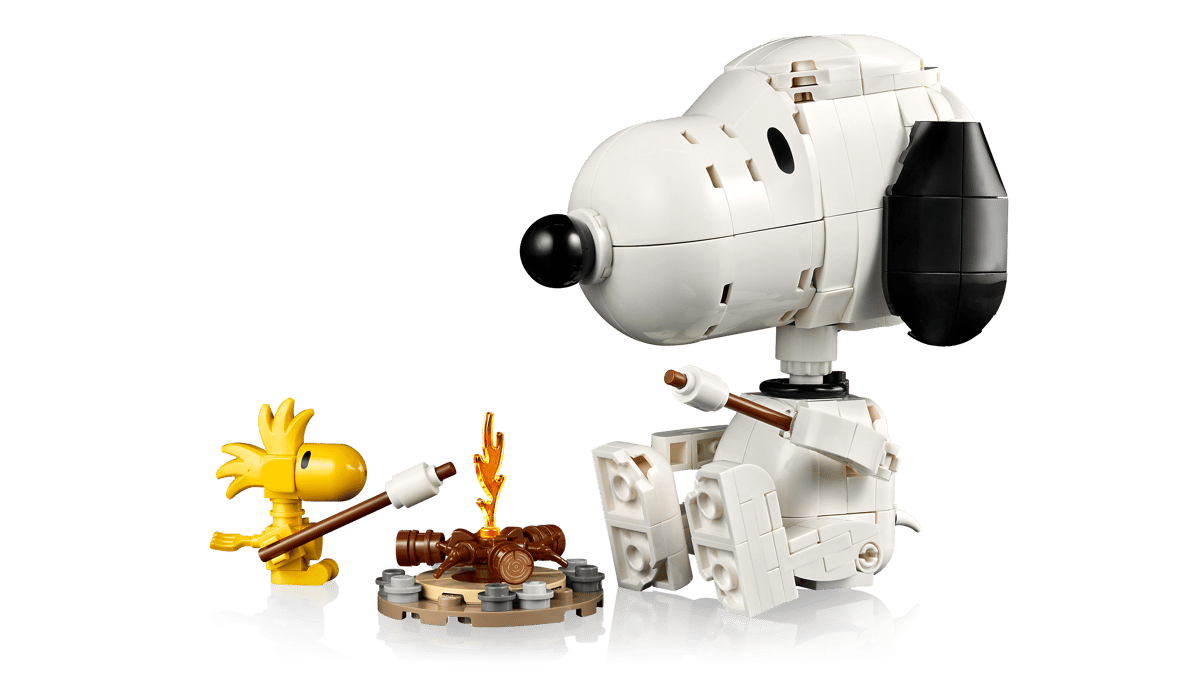 LEGO Ideas Peanuts: Snoopy's Doghouse (21368) | Ideas Building Set for Ages 8+
