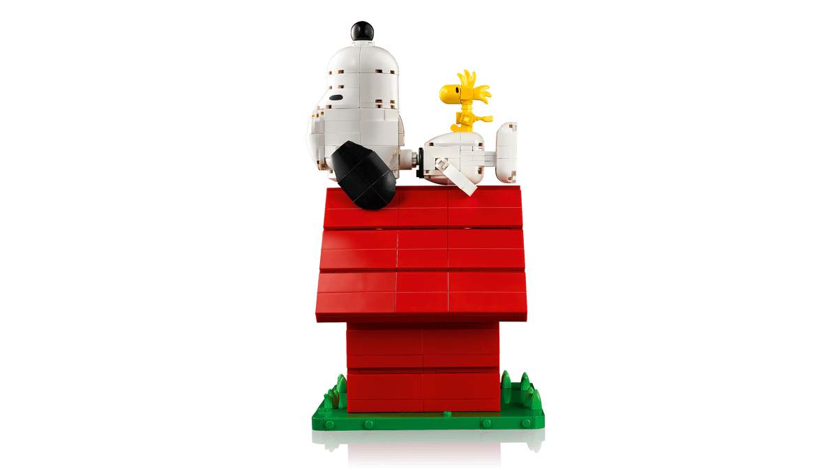 LEGO Ideas Peanuts: Snoopy's Doghouse (21368) | Ideas Building Set for Ages 8+