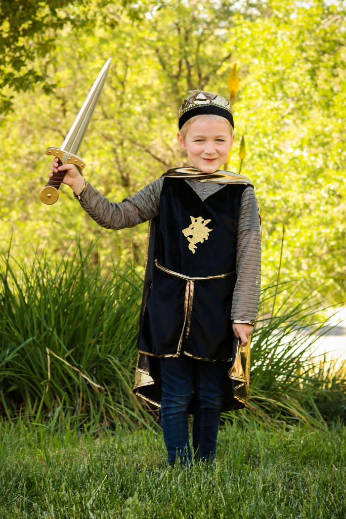 Great Pretenders Golden Knight Costume Set – Tunic, Cape & Crown Size 3-4 (Ages 3+)