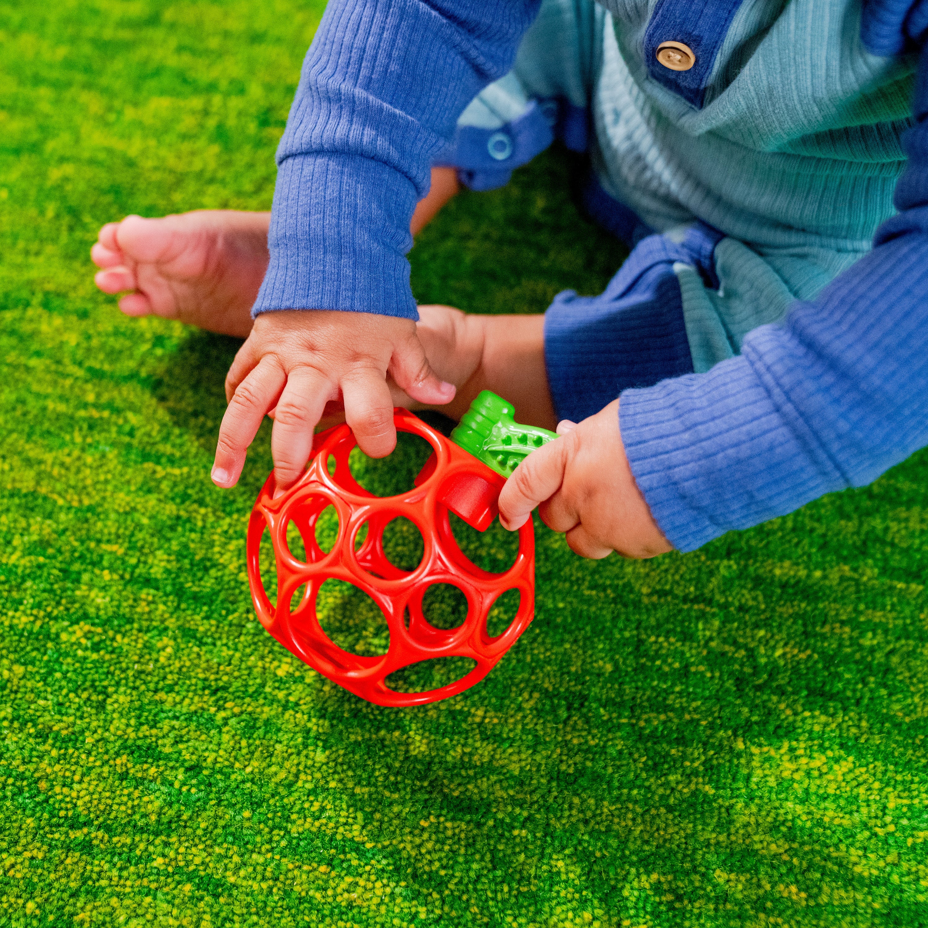 Bright Starts Hold My Own Easy-Grasp Teether Toy – Apple