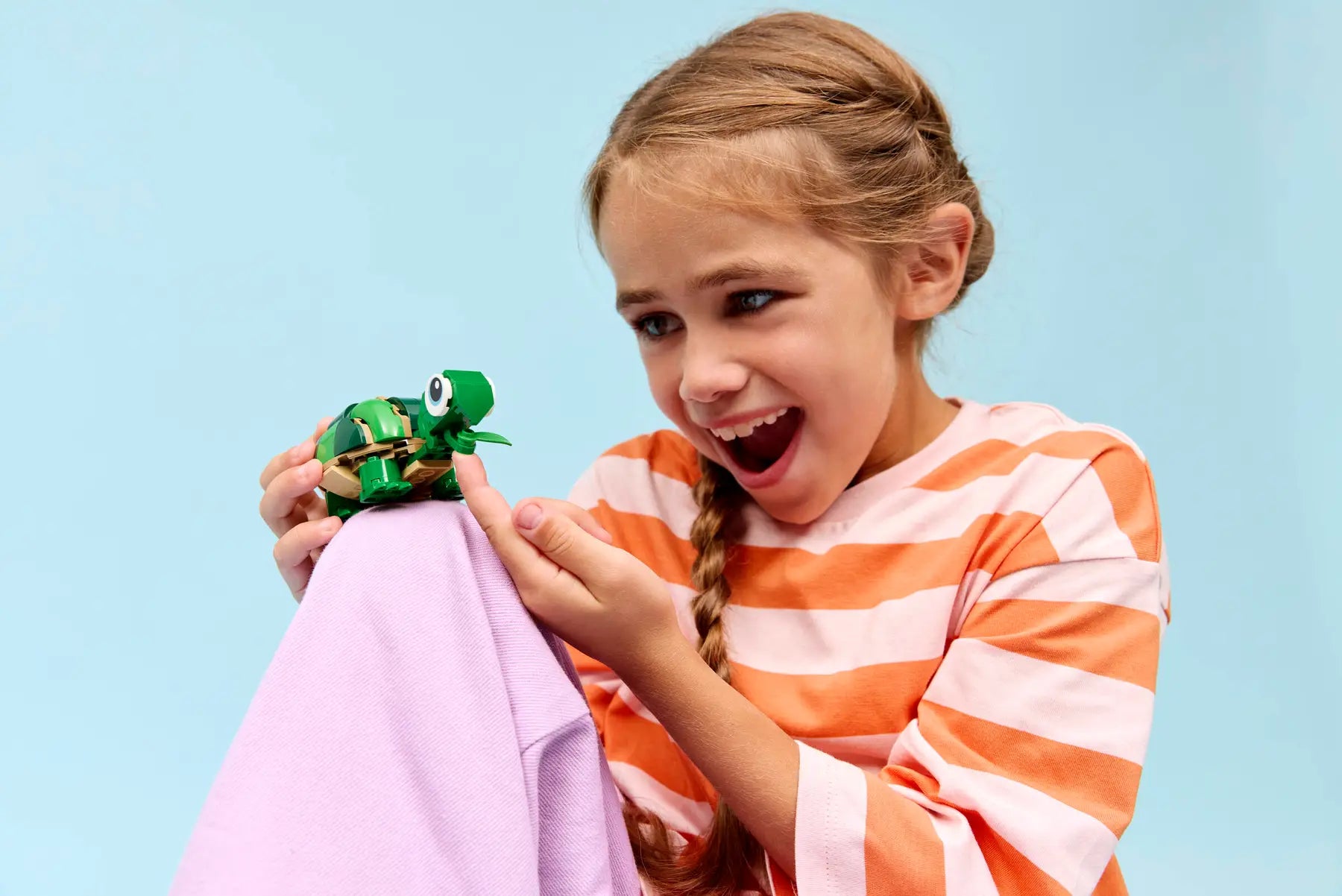 Lego Turtle with a Water Lily Flower (31377)