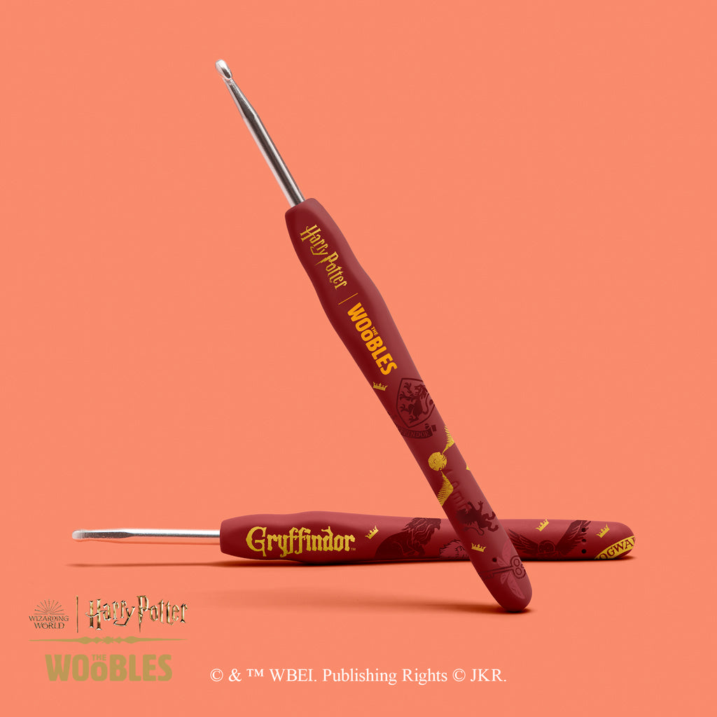 The Woobles Harry Potter Gryffindor House Lion Crochet Kit | Wizarding World Amigurumi for Ages 12+
