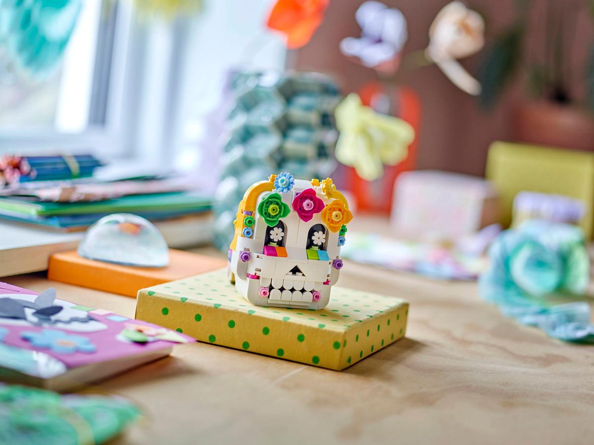 LEGO Seasons and Occasions Altar of the Dead (Día de los Muertos) (40811) | Seasons and Occasions Building Set for Ages 6+