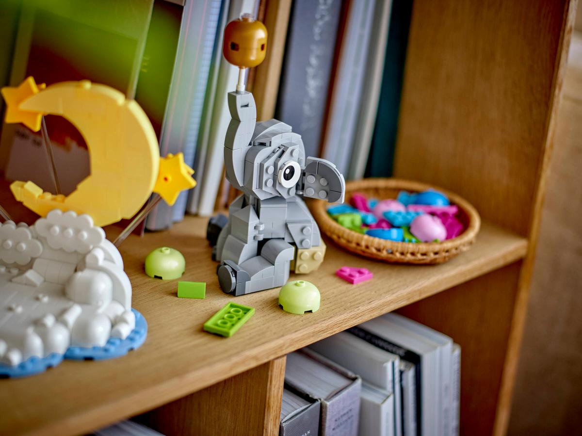 LEGO Baby Elephant in the Sky (40814) – Cute Gift Building Set for Kids