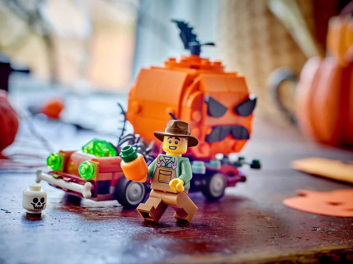 LEGO Seasons and Occasions Jack-O'-Lantern Pickup Truck (40822) | Seasons and Occasions Building Set for Ages 6+