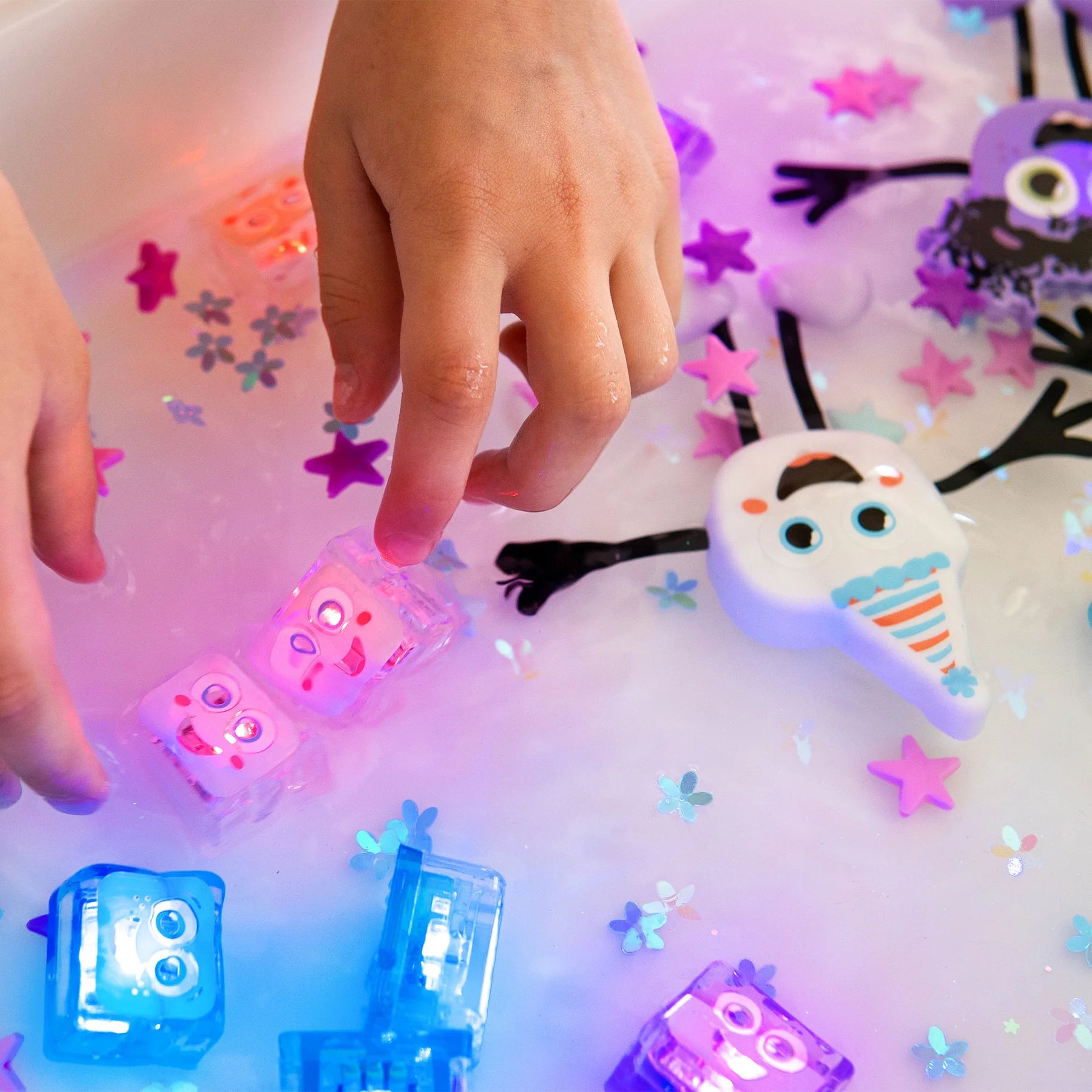 Glo Pals Water Activated Bath Toy - Party Pal