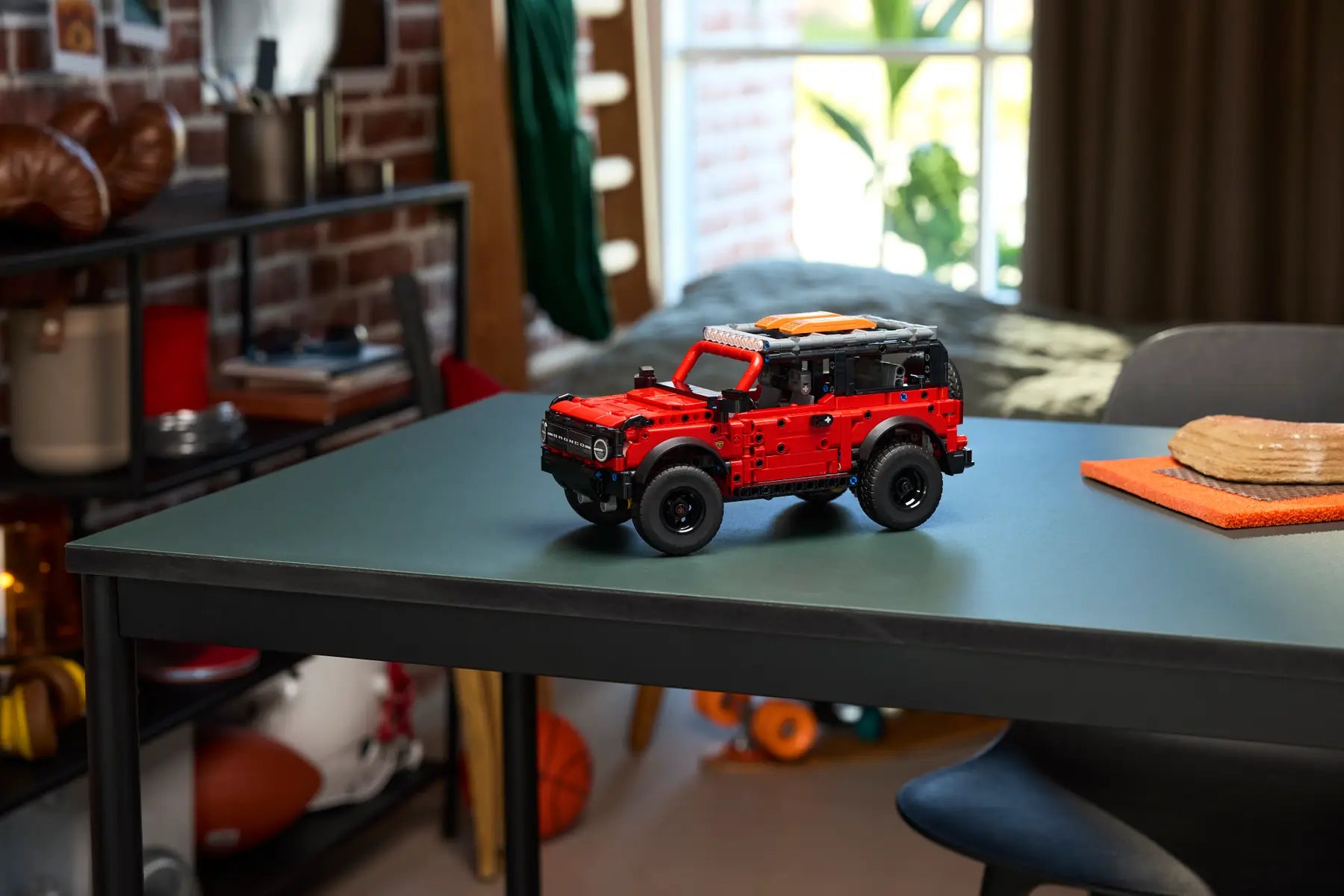 Lego Ford Bronco® SUV (42213)