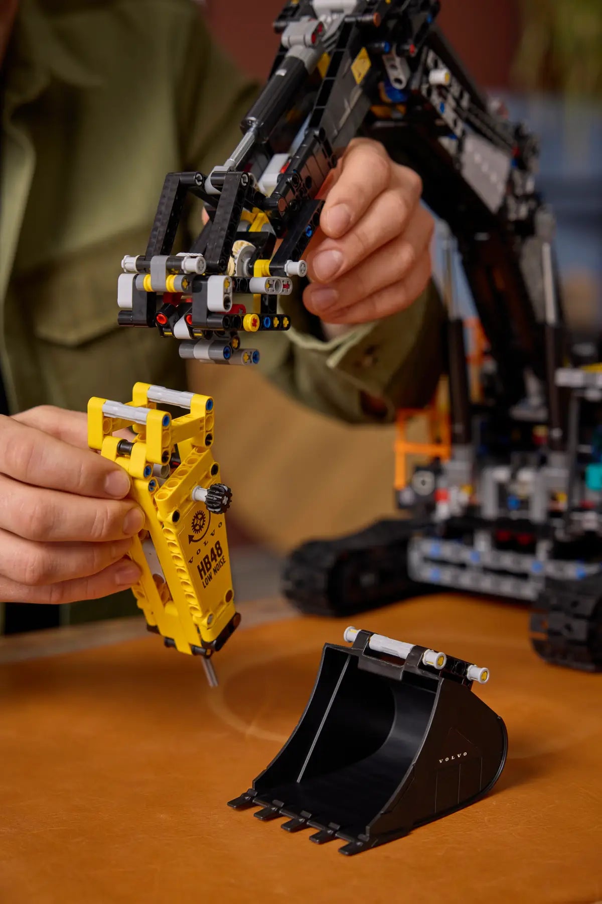 Lego Volvo EC500 Hybrid Excavator (42215)