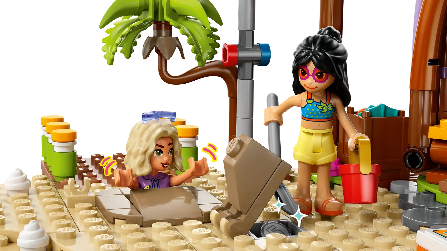 Lego Family Vacation Beach Resort (42673)