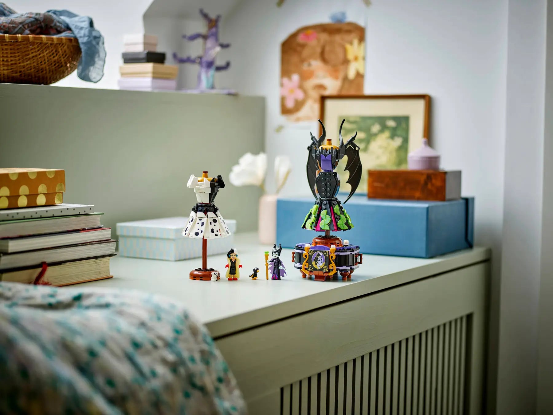 Lego Maleficent's and Cruella De Vil's Dresses (43262)