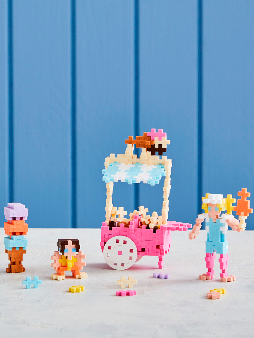 Plus Plus Learn to Build Ice Cream Shop – 275-Piece Creative Building Set with Idea Guidebook (Ages 5+)