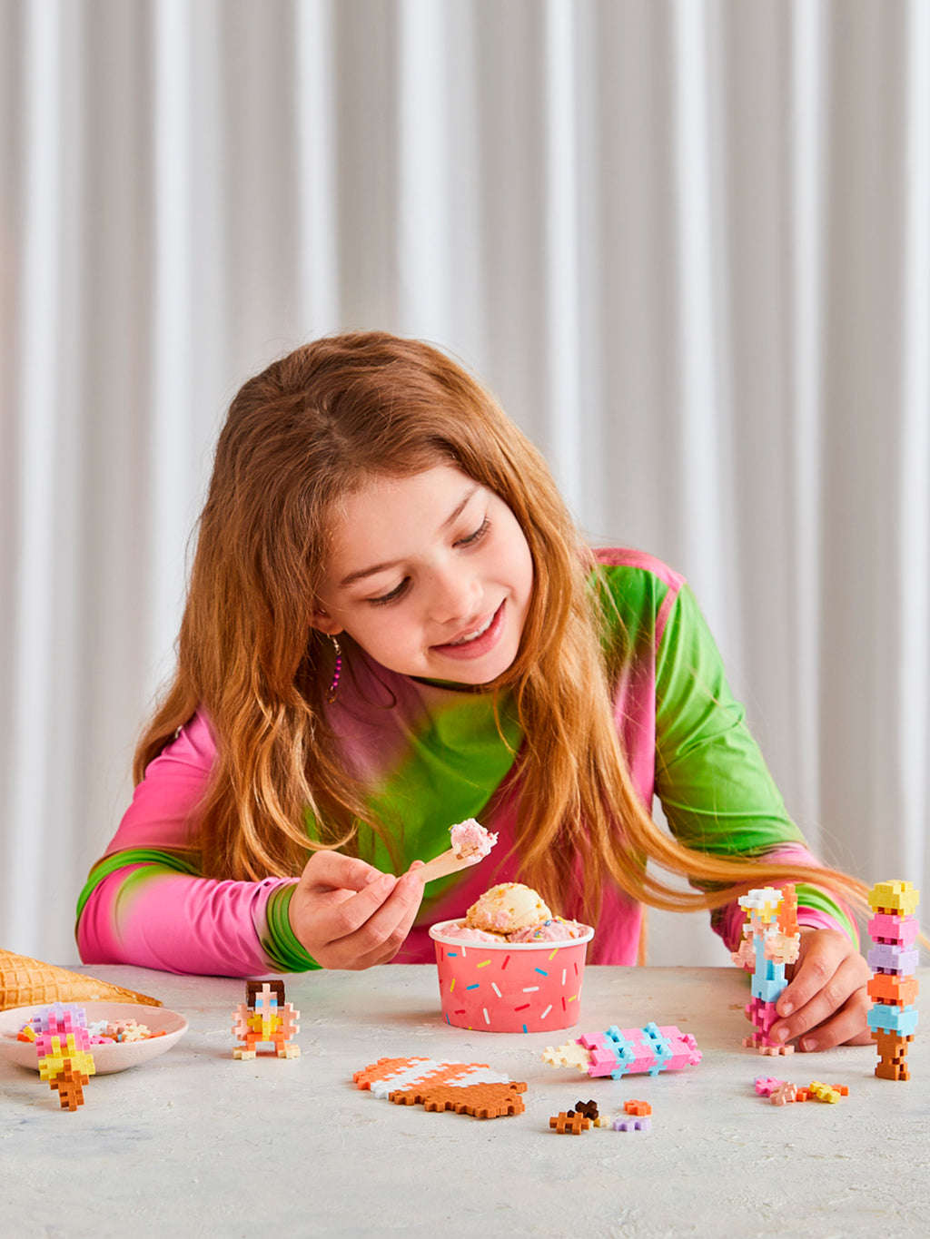 Plus Plus Learn to Build Ice Cream Shop – 275-Piece Creative Building Set with Idea Guidebook (Ages 5+)