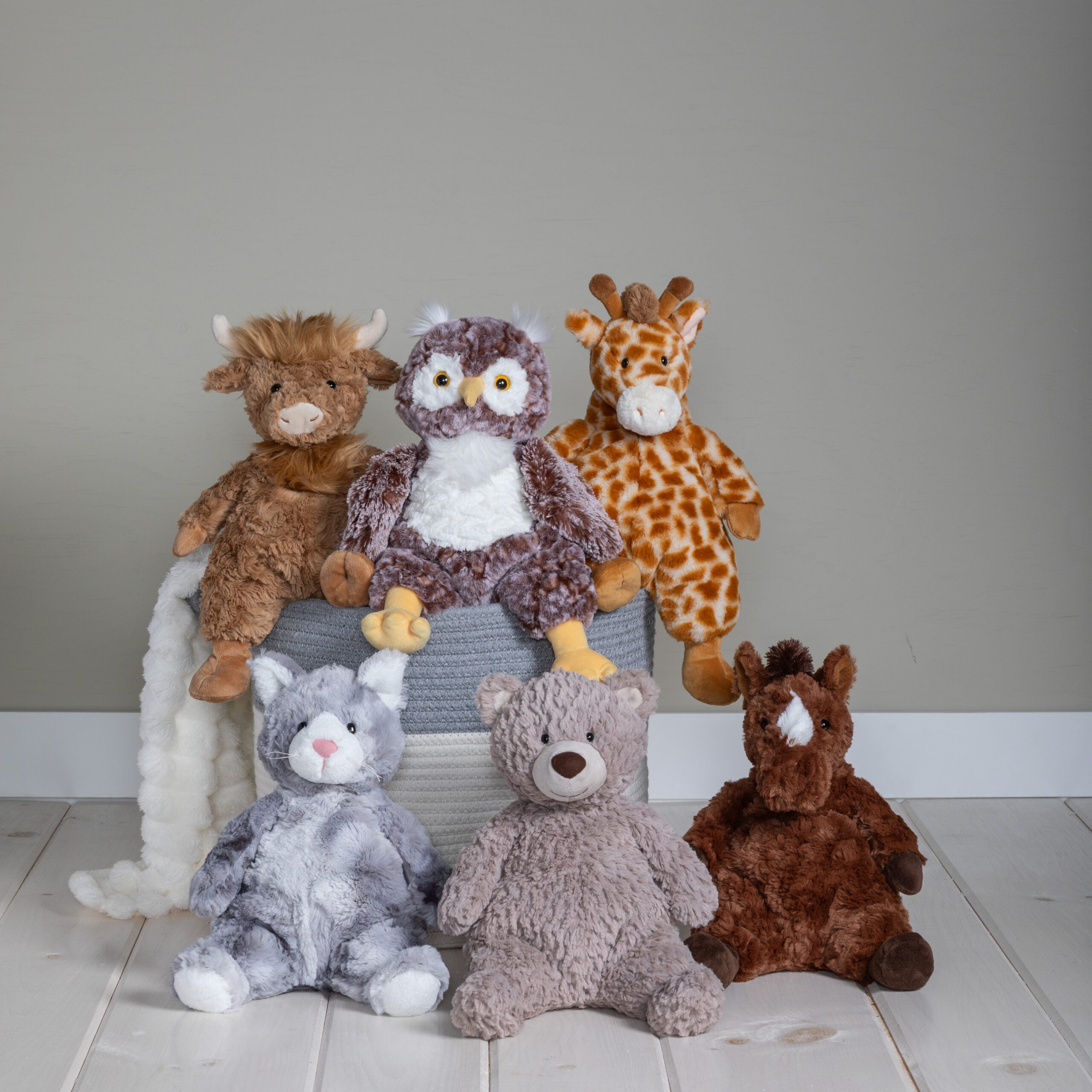 Mary Meyer Snuggables Highland Cow – Squishy Huggable Plush Highland Cow Stuffed Animal