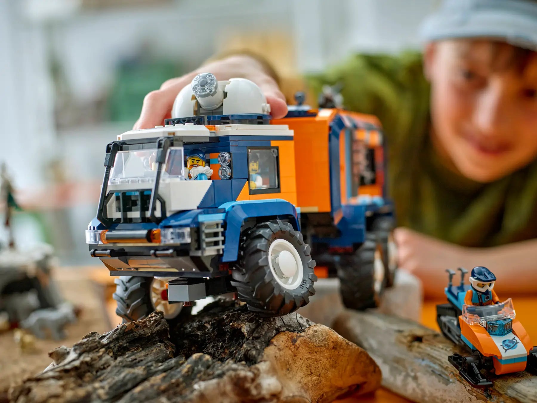 Lego Arctic Explorer Science Lab Truck (60471)