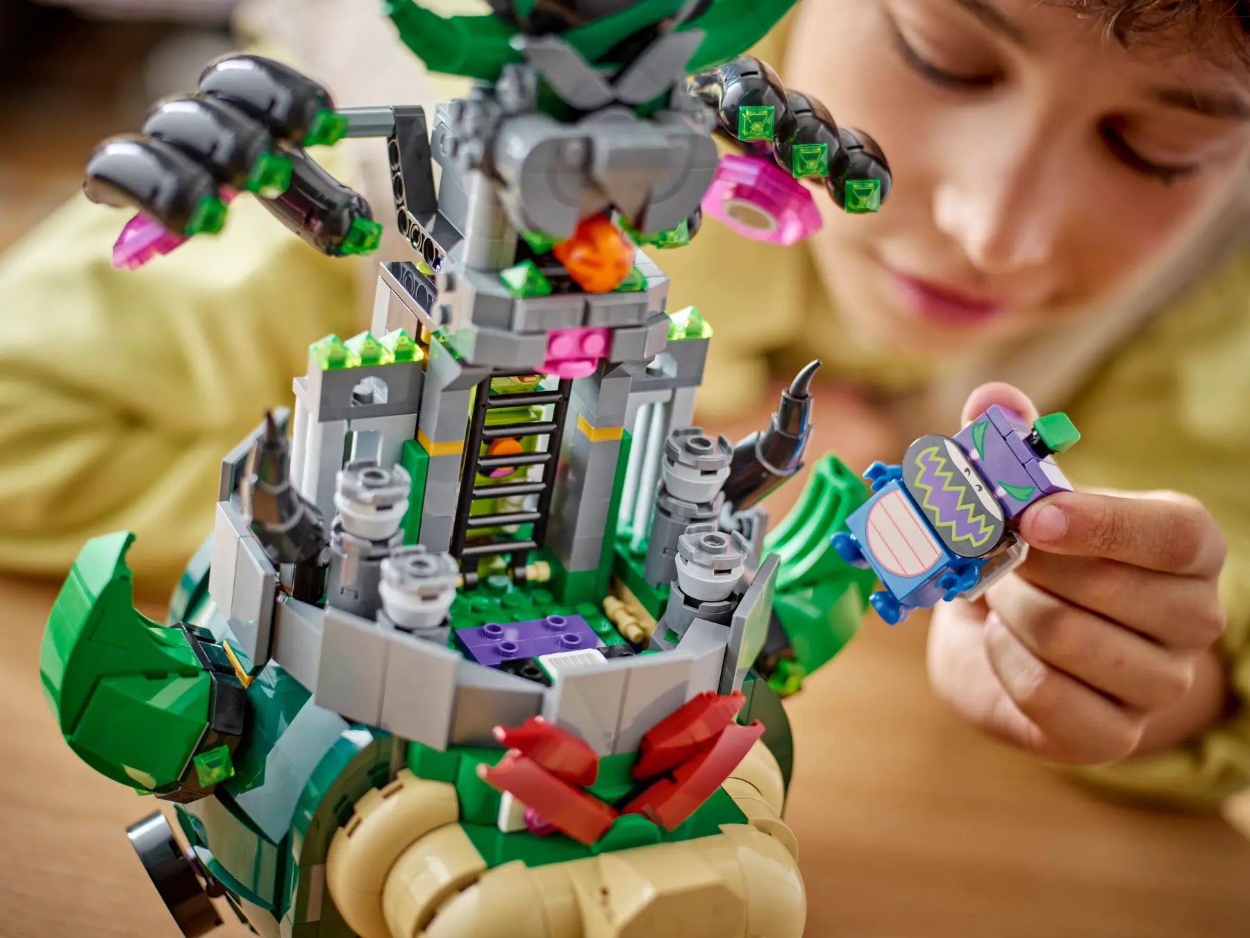 Lego Prince Florian & Castle Bowser (72042)