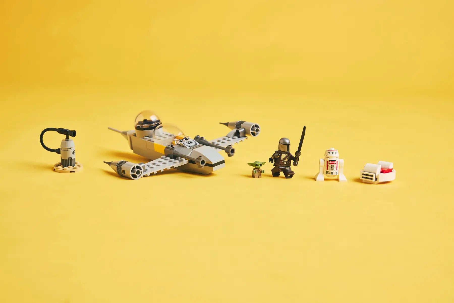 Lego Mando and Grogu's N-1 Starfi..(75410)