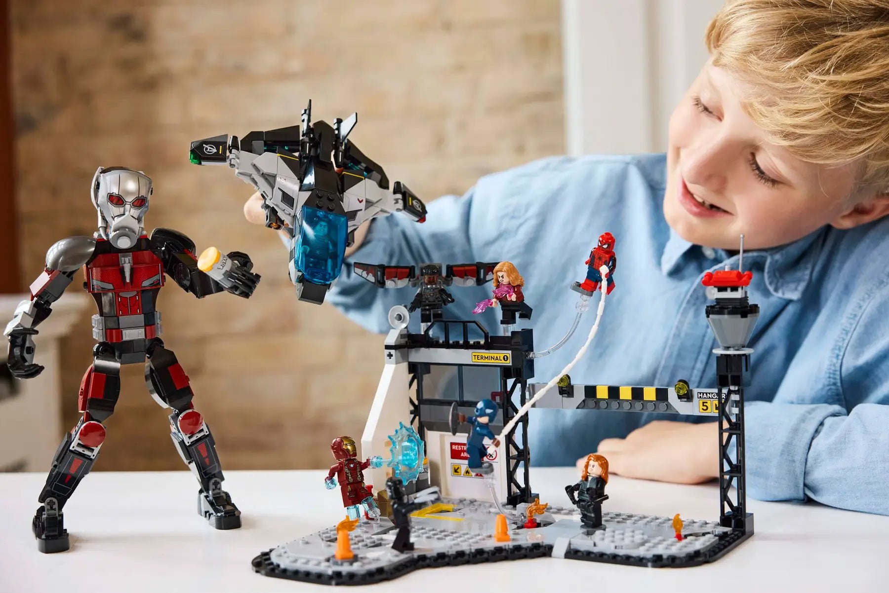 Lego Captain America: Civil War A.. (76314)