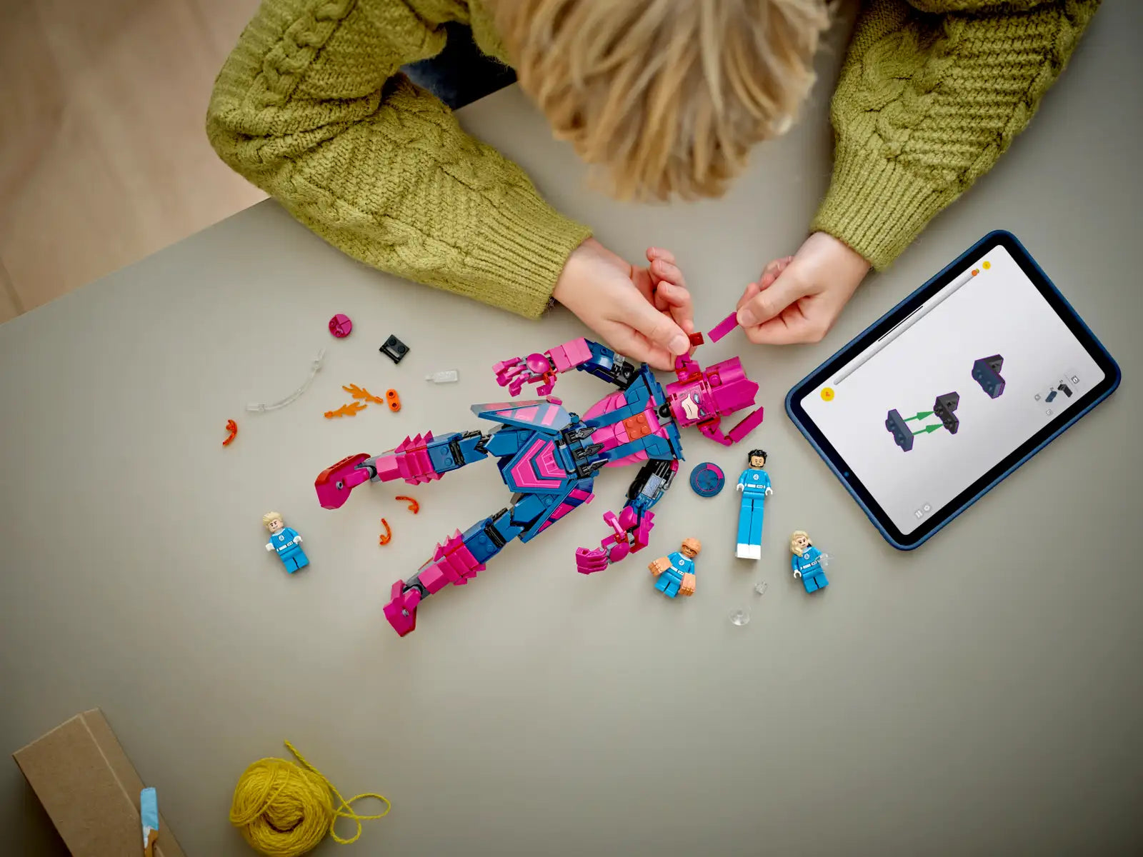 Lego Galactus vs The Fantastic Four (76316)