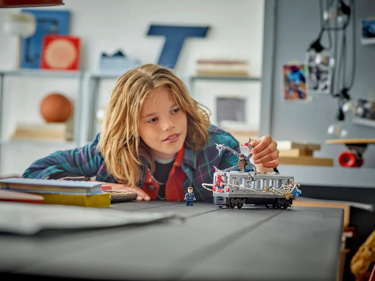 Lego Spider-Man vs. Doc Ock Subway Train Scene (76321)