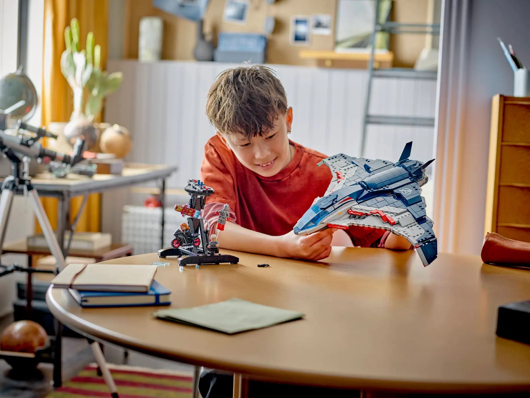 Lego Avengers: Age of Ultron Quinjet (76325)