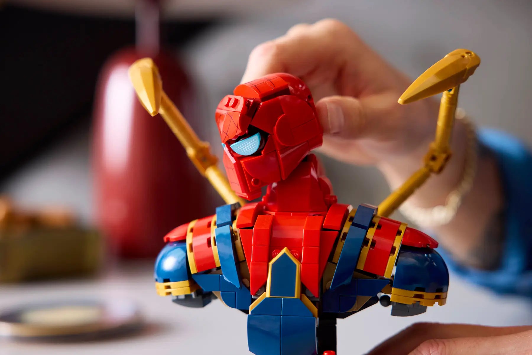 Lego Iron Spider-Man Bust (76326)