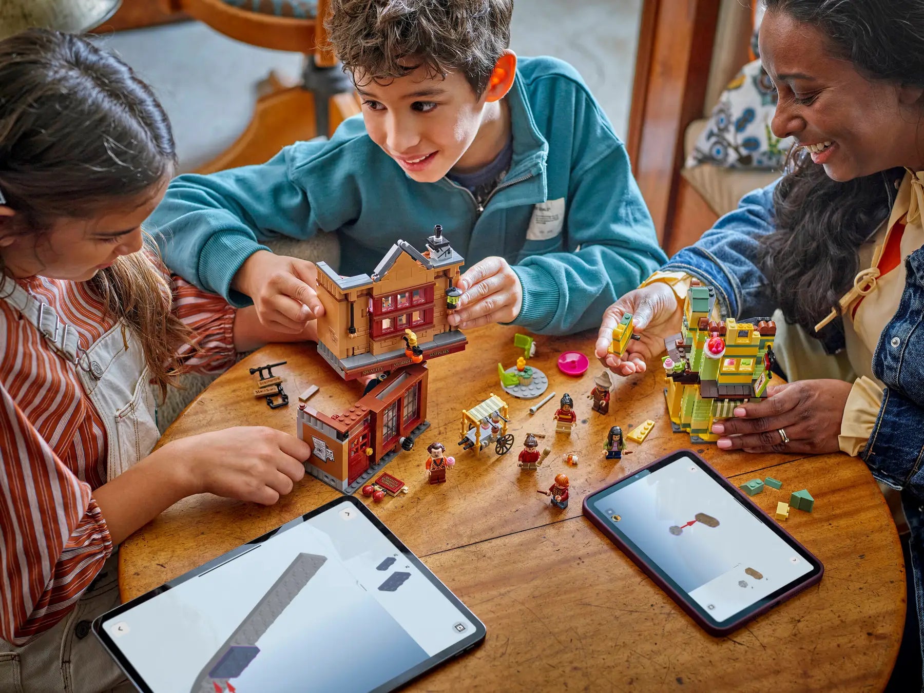 Lego Quality Quidditch™ Supplies & Ice Cream Parlour (76452)