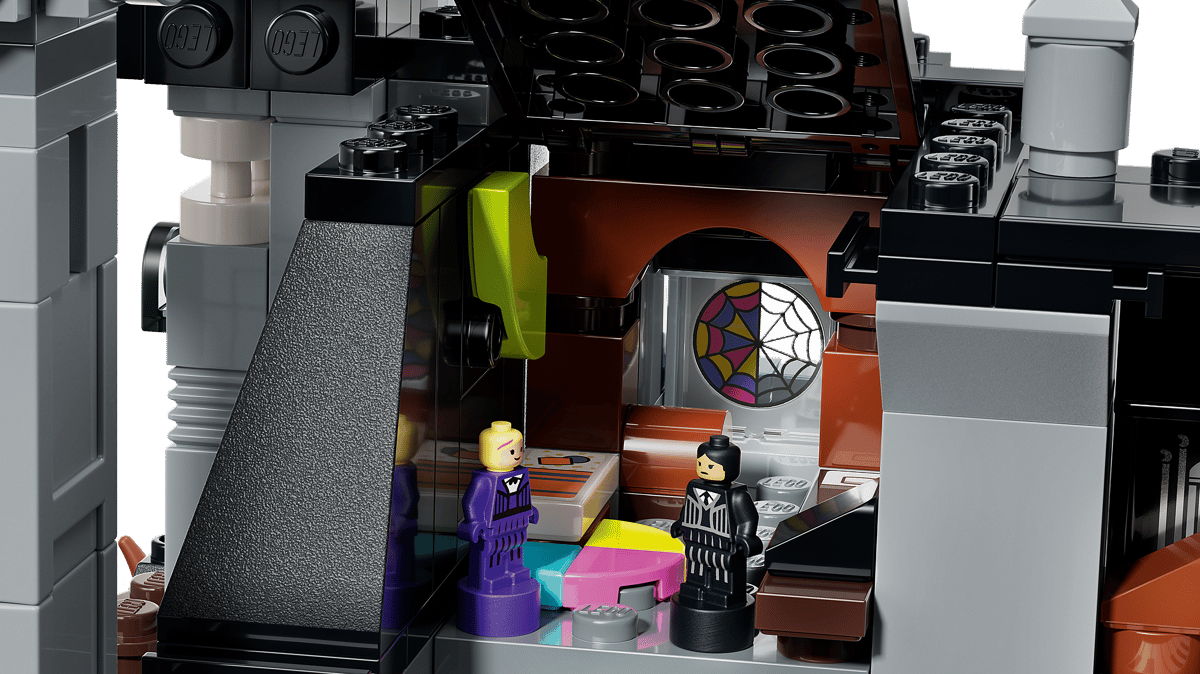 LEGO Wednesday Nevermore Academy – Microscale Gothic School with First-Ever Wednesday Minifigure (Ages 10+, 890 Pieces) (76788)