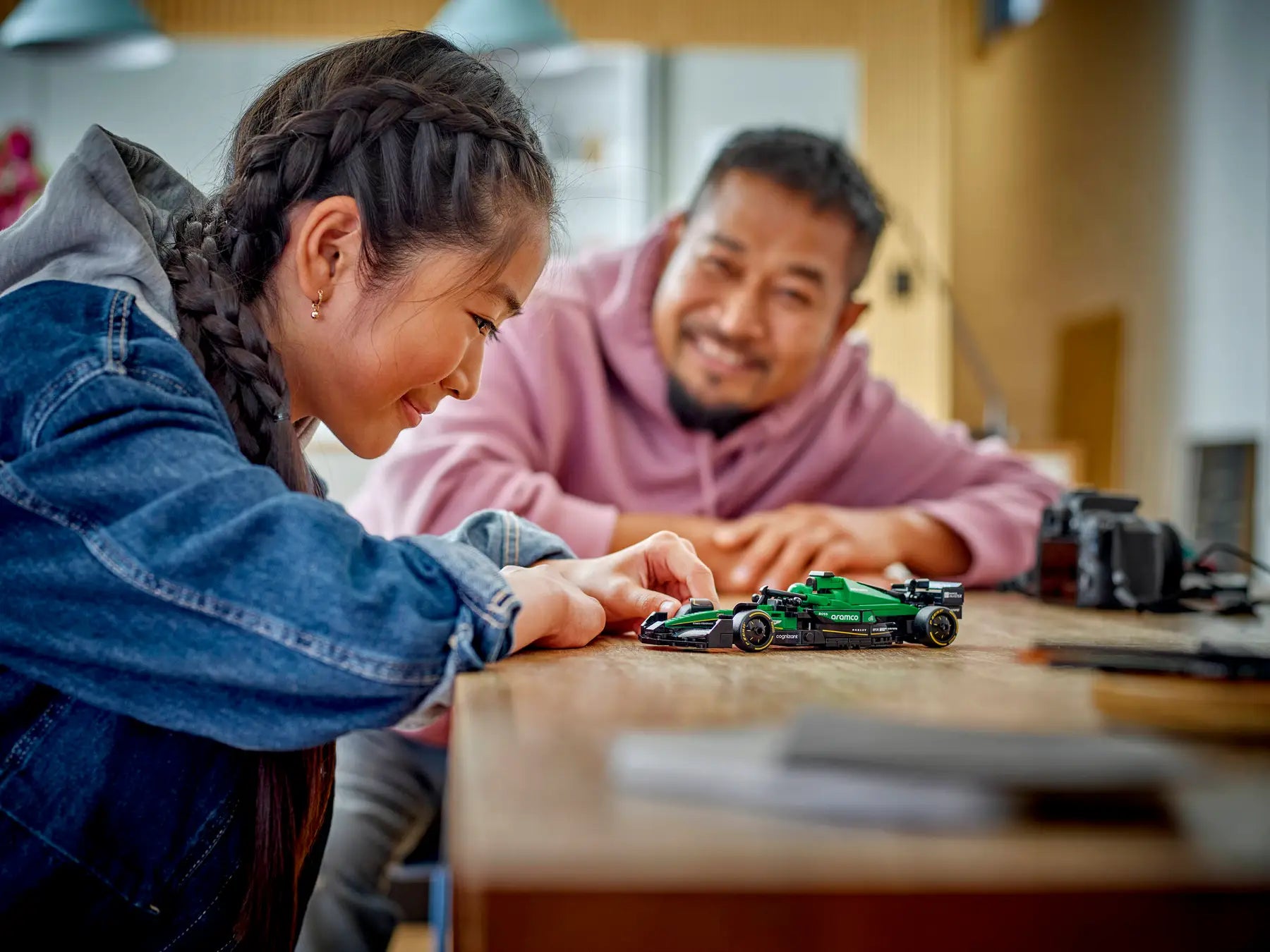 Lego Aston Martin Aramco F1® AMR24 Race Car (77245)