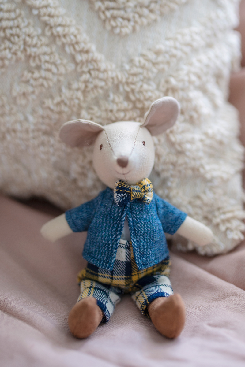 Great Pretenders Archie the Mouse 6.5" Mini Soft Doll – Kids Small Character Doll (Ages 3+)
