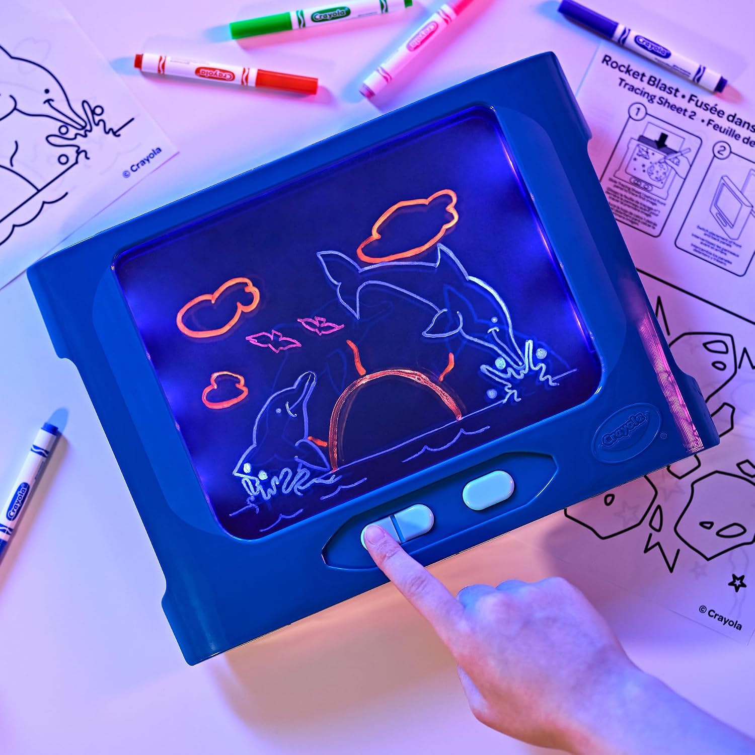 Crayola Animated Glow Board – Light-Up Drawing Tablet with Colour-Changing Art Display (Ages 6+)
