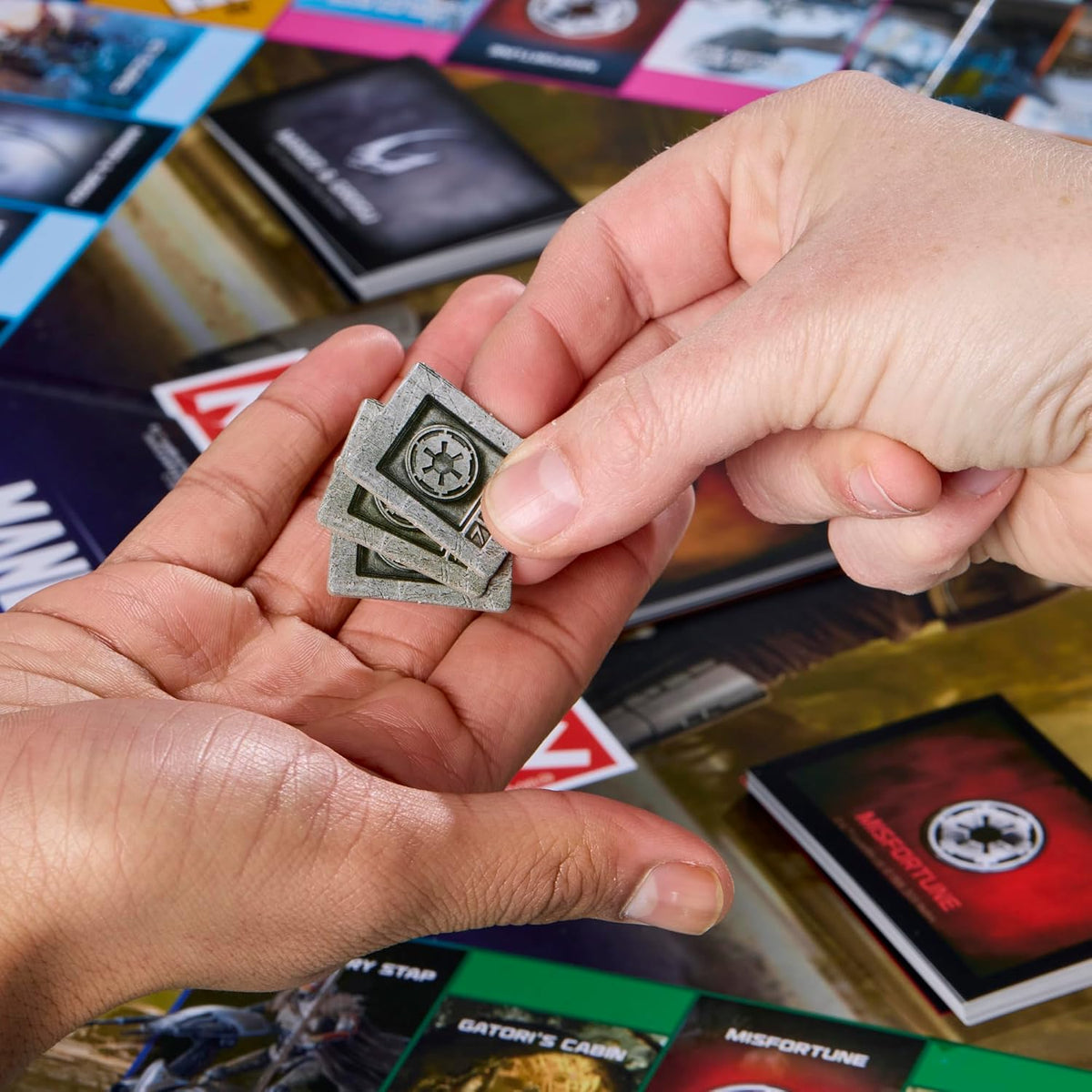 Monopoly Star Wars The Mandalorian & Grogu Edition – Location-Exploring Board Game (Ages 8+, 2–6 Players)