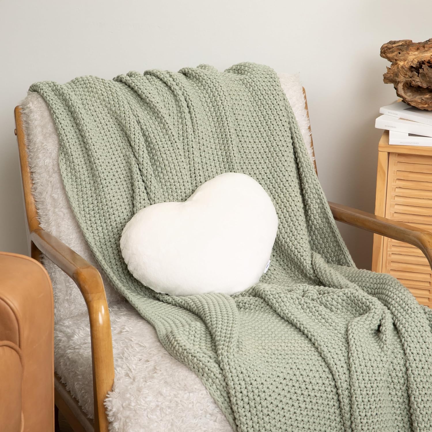 Hugimals Heart to Hug Ivory Weighted Pillow – Calming Heart-Shaped Sensory Pillow (Ages 2+)