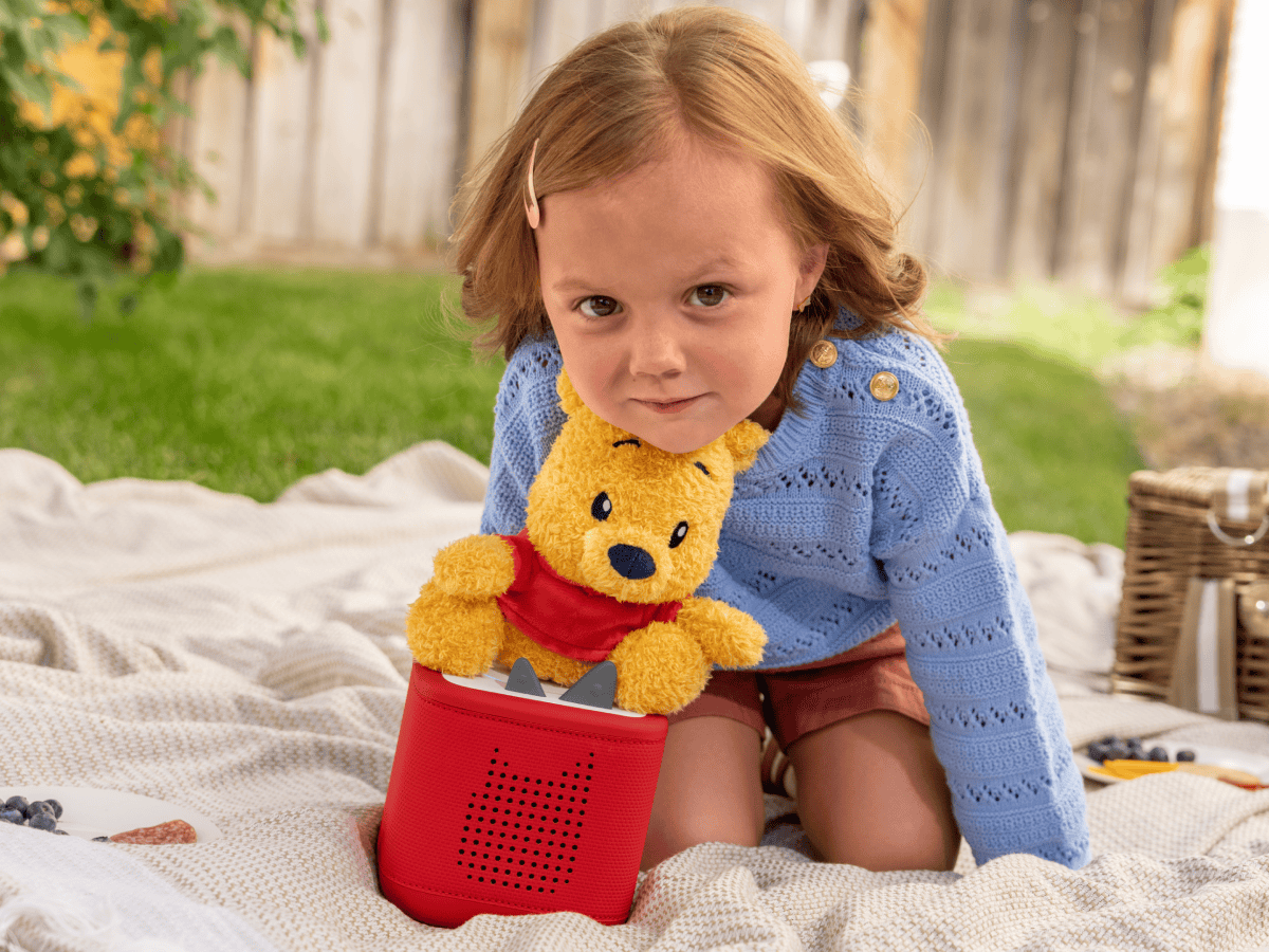 Tonies Cuddle Tonie Winnie the Pooh – Screen-Free Audio Plush with Disney Stories & Songs (Ages 1+)