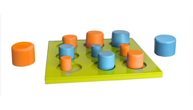 Blue Orange Games Gobblers On The Go – 2-Player Wooden Travel Strategy Game with Travel Bag (Ages 5+)