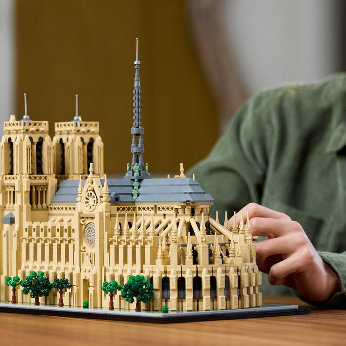 Lego Notre-Dame de Paris  (21061)