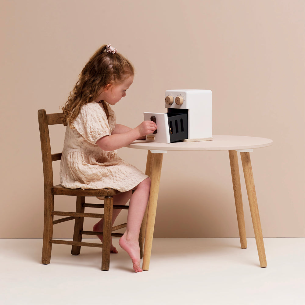 Le Toy Van Wooden Air Fryer Set – FSC-Certified Play Appliance with Drawer, Dials & Fish & Chip Accessories (Ages 3+)