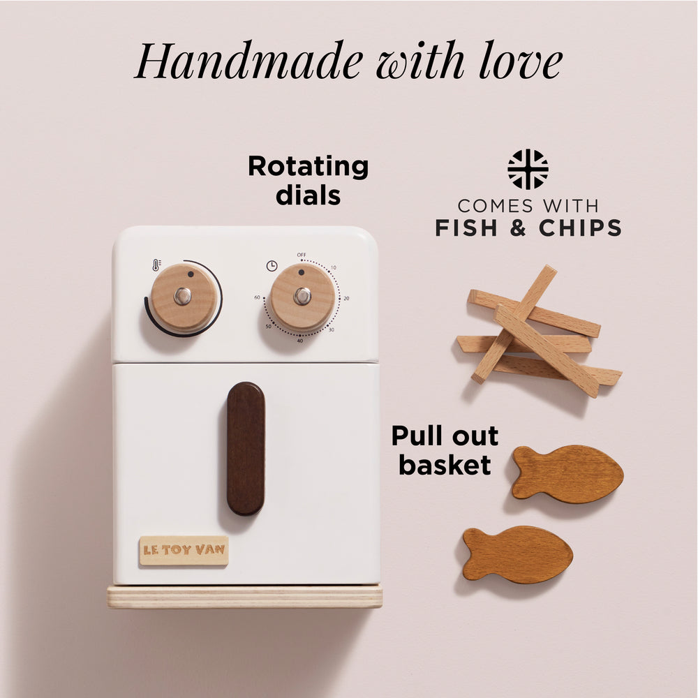 Le Toy Van Wooden Air Fryer Set – FSC-Certified Play Appliance with Drawer, Dials & Fish & Chip Accessories (Ages 3+)