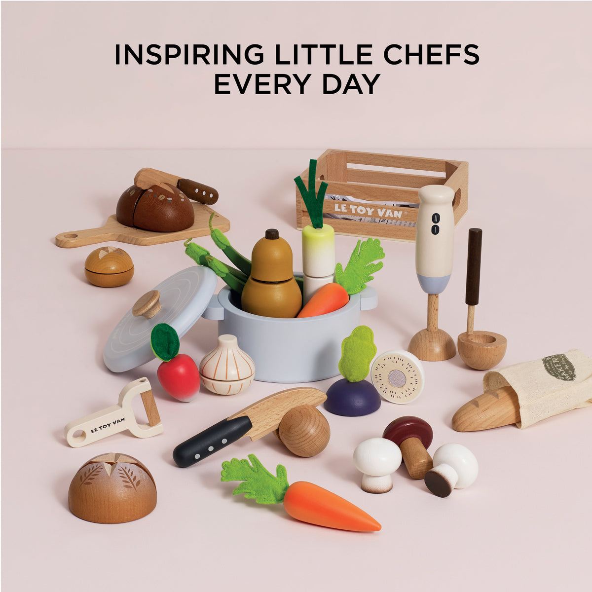 Le Toy Van Wooden Soup & Utensil Set – FSC-Certified Play Food with Pot, Ladle & Vegetables (Ages 3+)