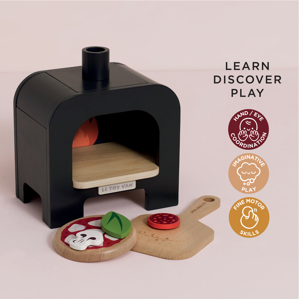 Le Toy Van Wooden Pizza Oven – FSC-Certified Play Food Set with Velcro Toppings & Pizza Peel Paddle (Ages 3+)