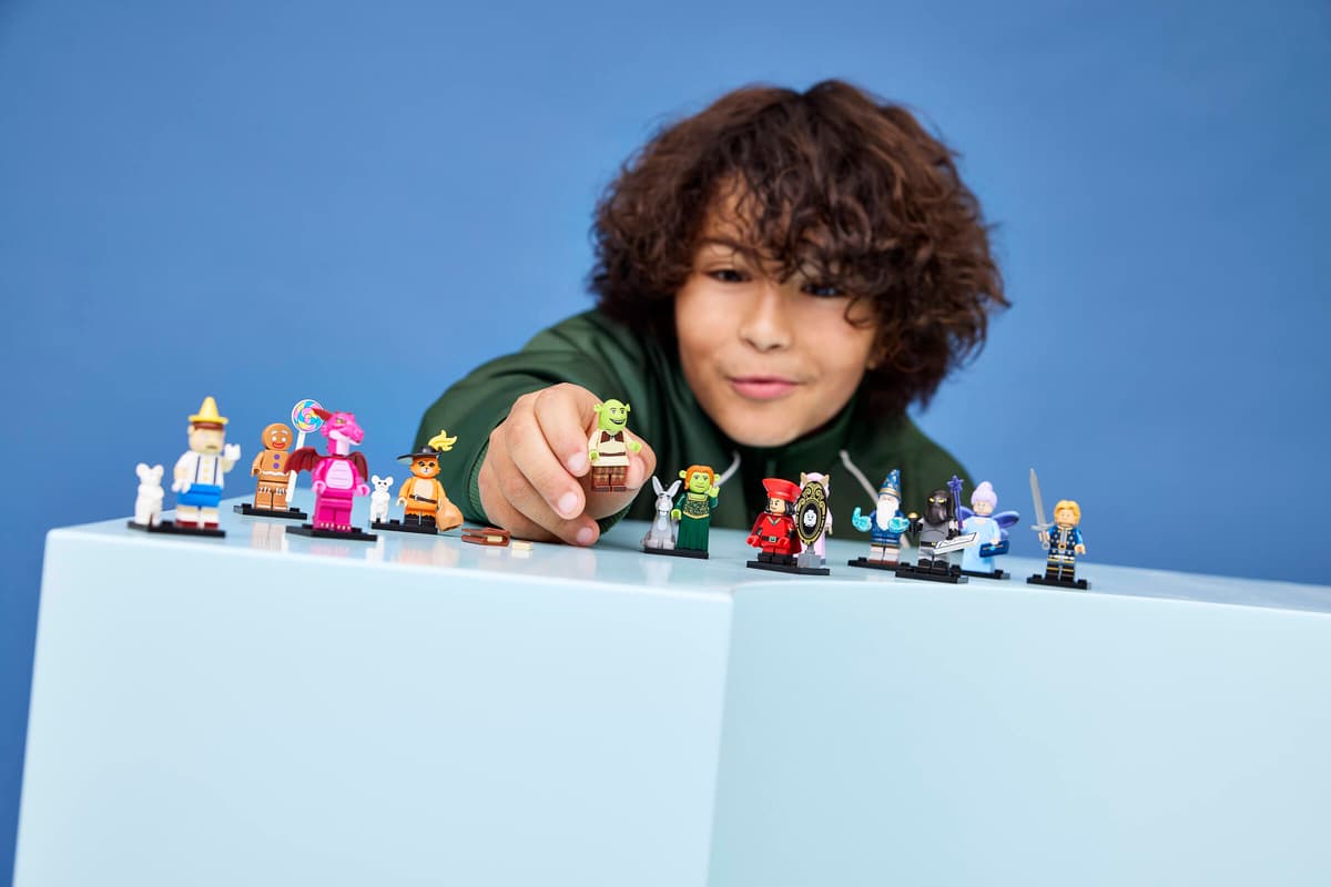 LEGO Minifigures Series 40 Shrek – Blind Bag Collectible Minifigure (Ages 5+, 1 Random Figure) (71053)