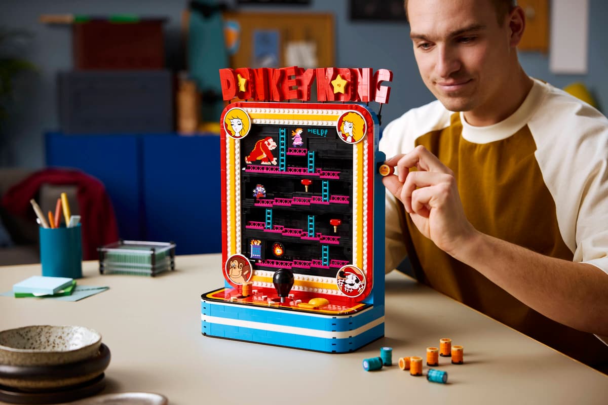 LEGO Super Mario Donkey Kong™ Arcade – 1,367-Piece Interactive Retro Arcade Cabinet with Barrel Mechanism (Ages 18+) [72051]