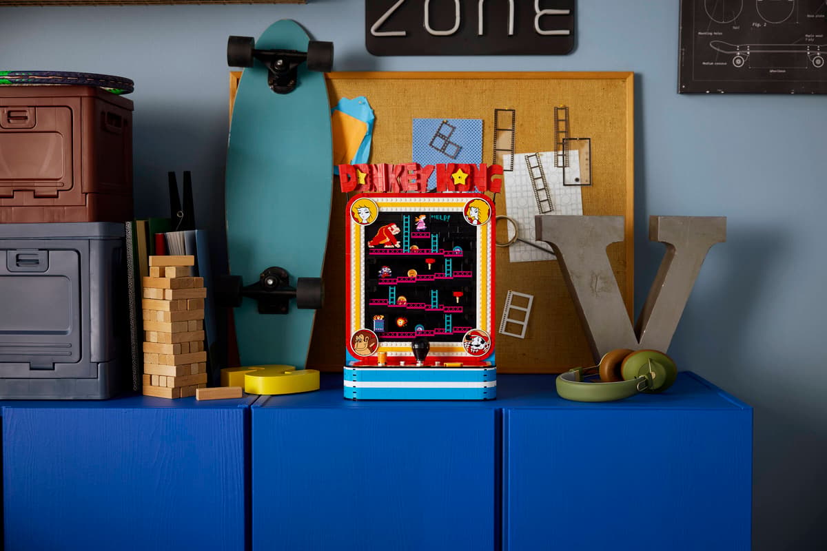 LEGO Super Mario Donkey Kong™ Arcade – 1,367-Piece Interactive Retro Arcade Cabinet with Barrel Mechanism (Ages 18+) [72051]