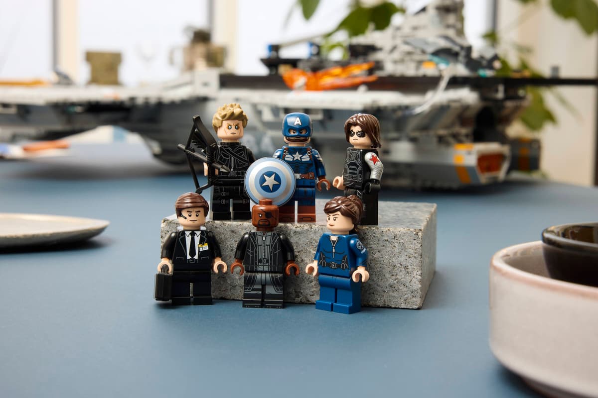 LEGO Marvel S.H.I.E.L.D. Helicarrier (76354) – Ultimate Premium Collector Display Set