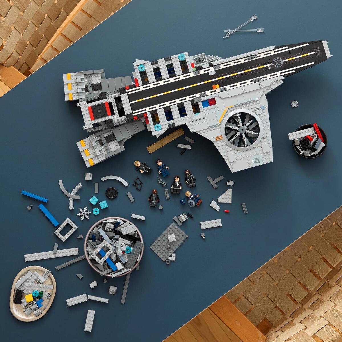 LEGO Marvel S.H.I.E.L.D. Helicarrier (76354) – Ultimate Premium Collector Display Set