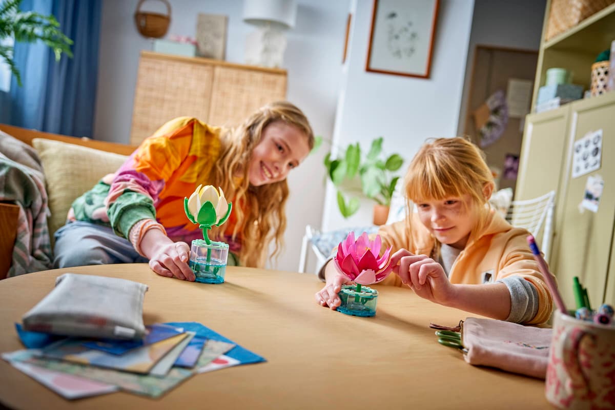 LEGO Botanicals Water Lilies (11511) | Botanicals Building Set for Ages 8+